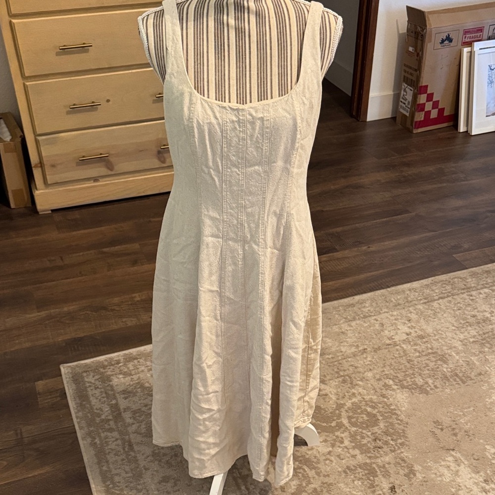 Chic Cream Sleeveless Midi Dress